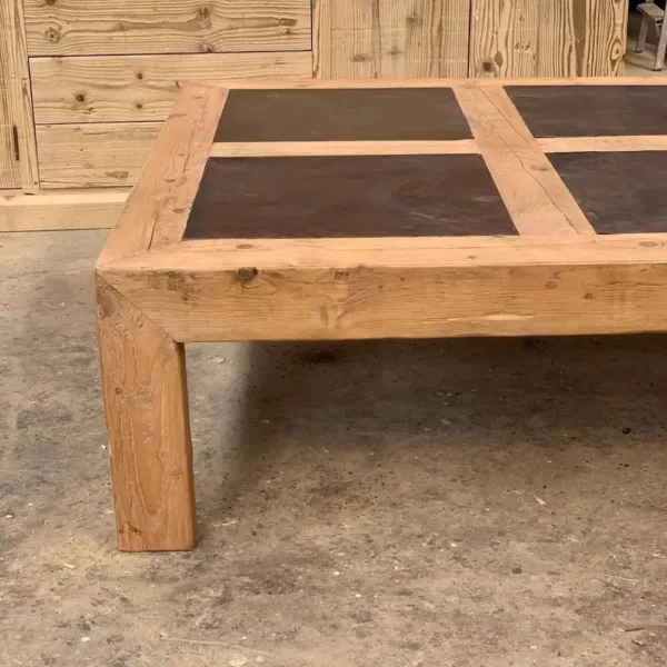 PINE COFFEE TABLE WITH TOAST COLOR FORMWORK SHEET